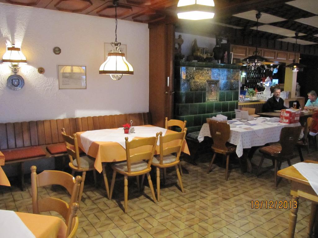 Gasthaus-Krone-Post Simonswald Exterior photo